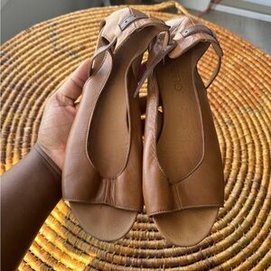 Bueno 9 Tan Leather Women's Sandals